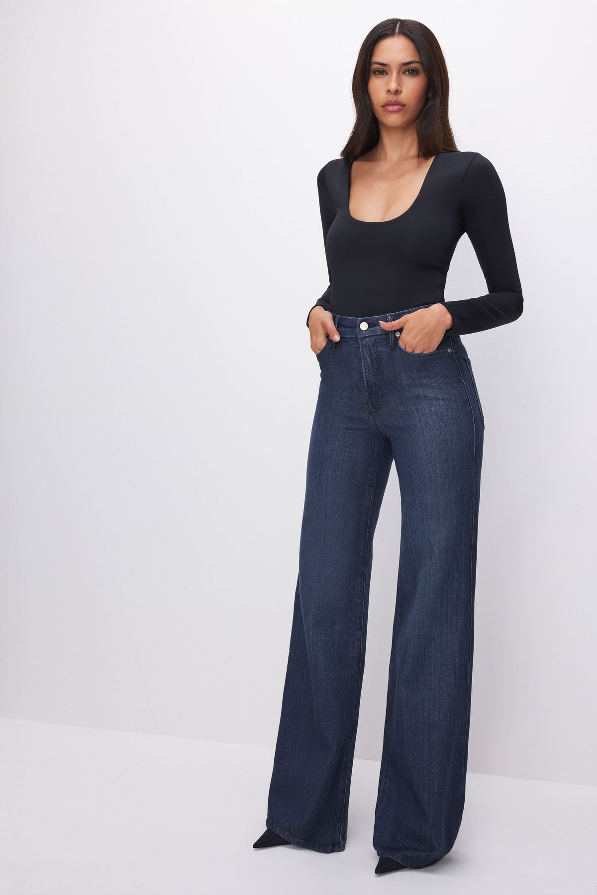 Sculpting Scoop Neck Bodysuit in Black001