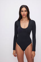 Sculpting Scoop Neck Bodysuit in Black001