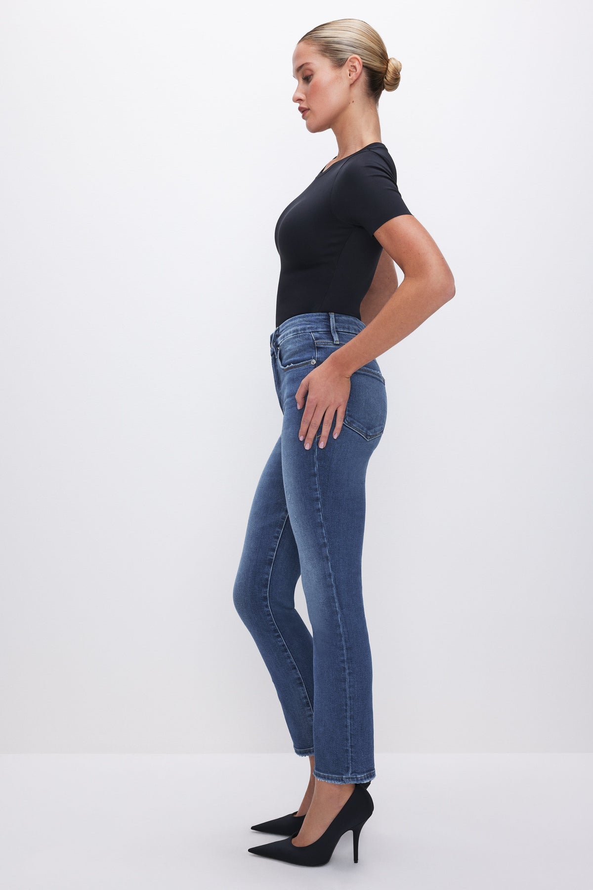 Good Straight Compression Jeans in Indigo271