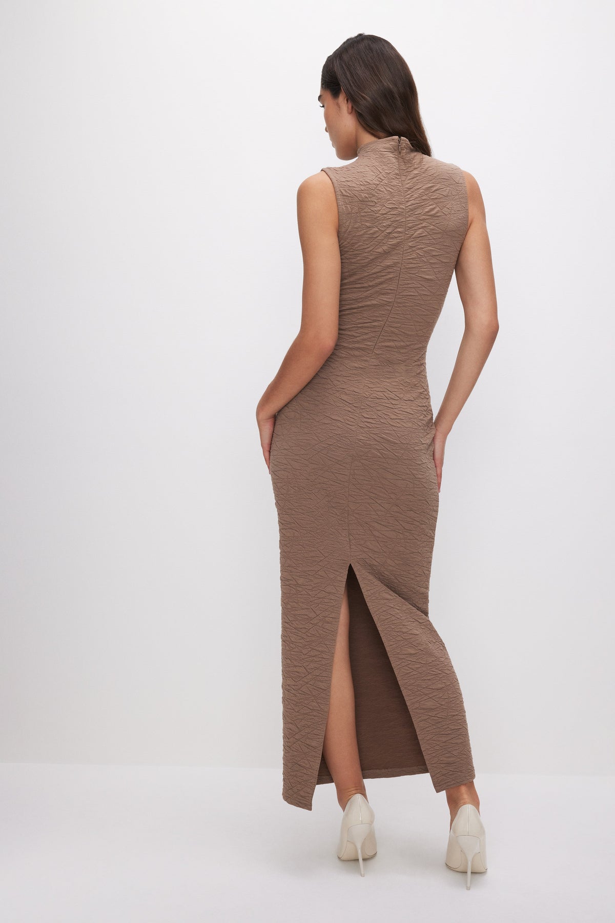 Scrunchie Peek-a-Boo Maxi Dress in Putty001