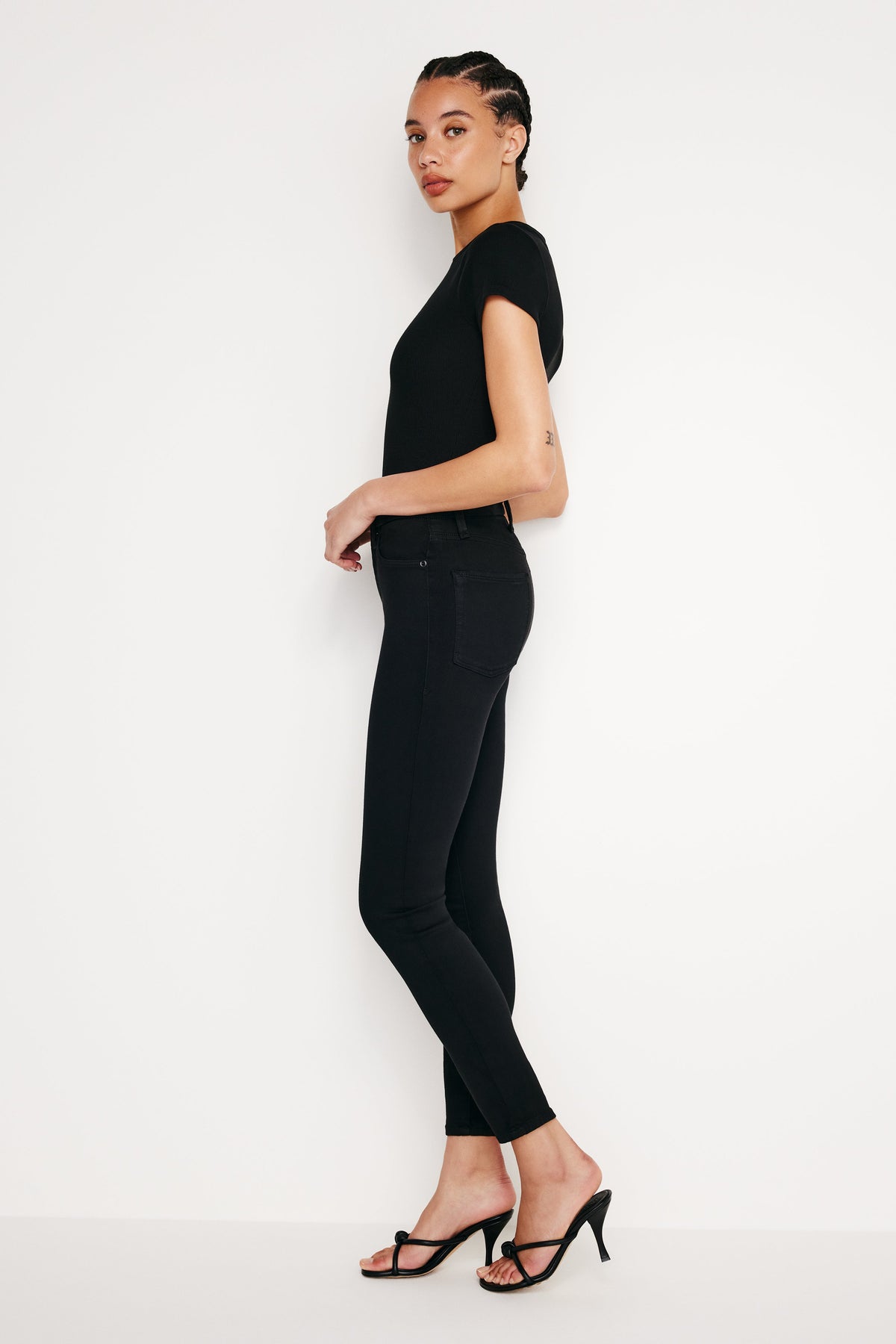Never Fade Good Legs Skinny Cropped Jeans in Black