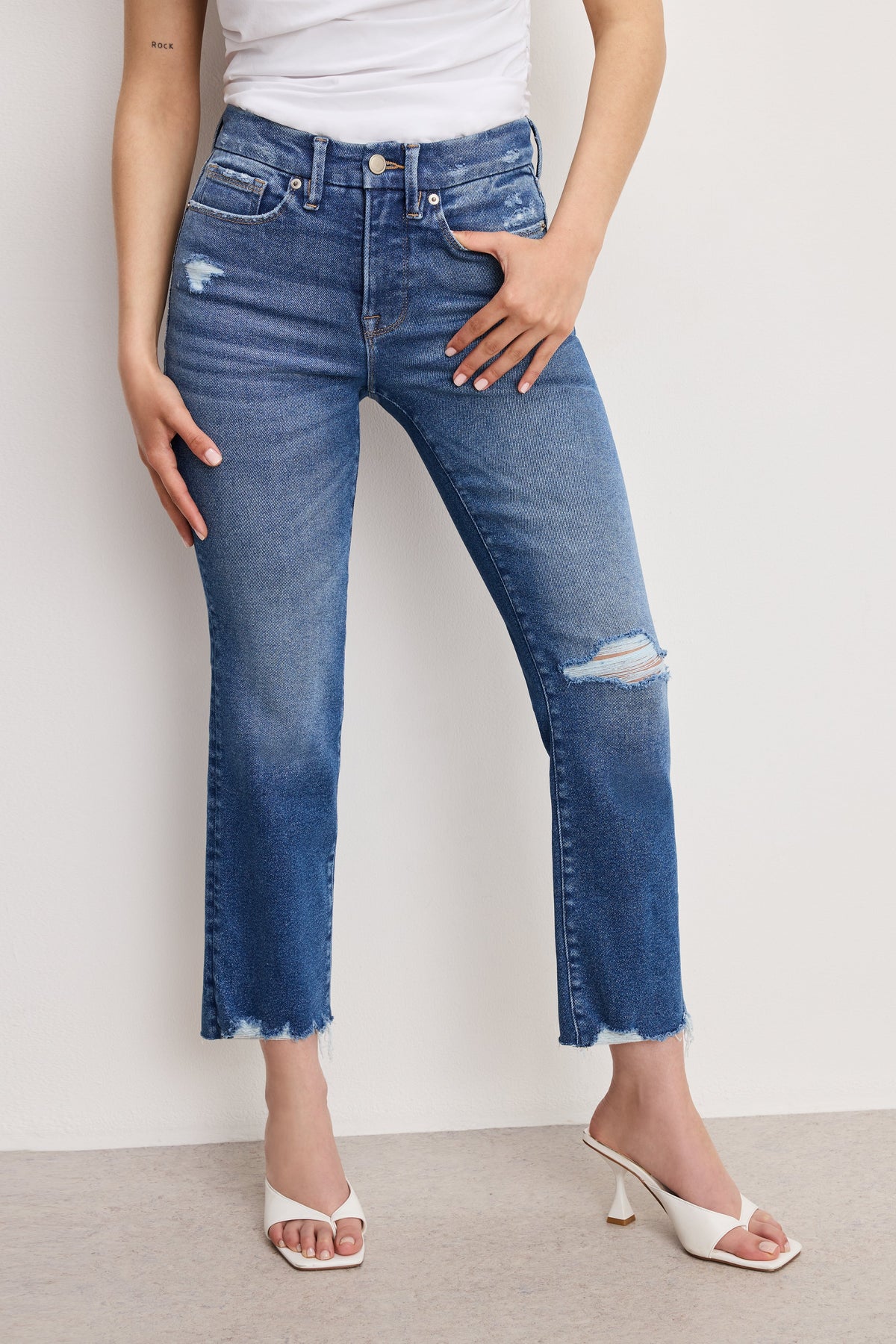 The Good Petite Straight Jeans in Indigo943