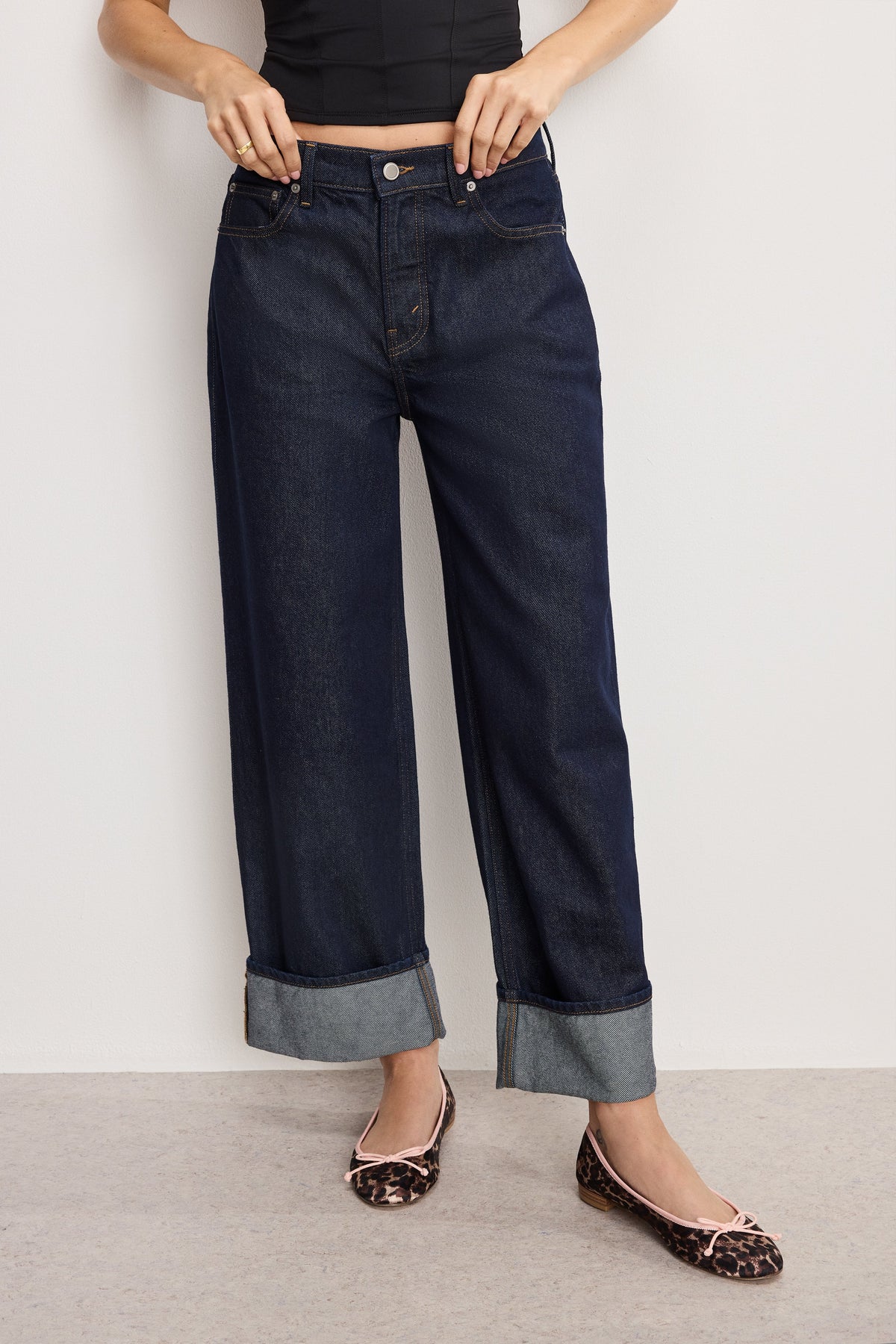 Good Low Rise Baggy Cuffed Jeans in Indigo1006
