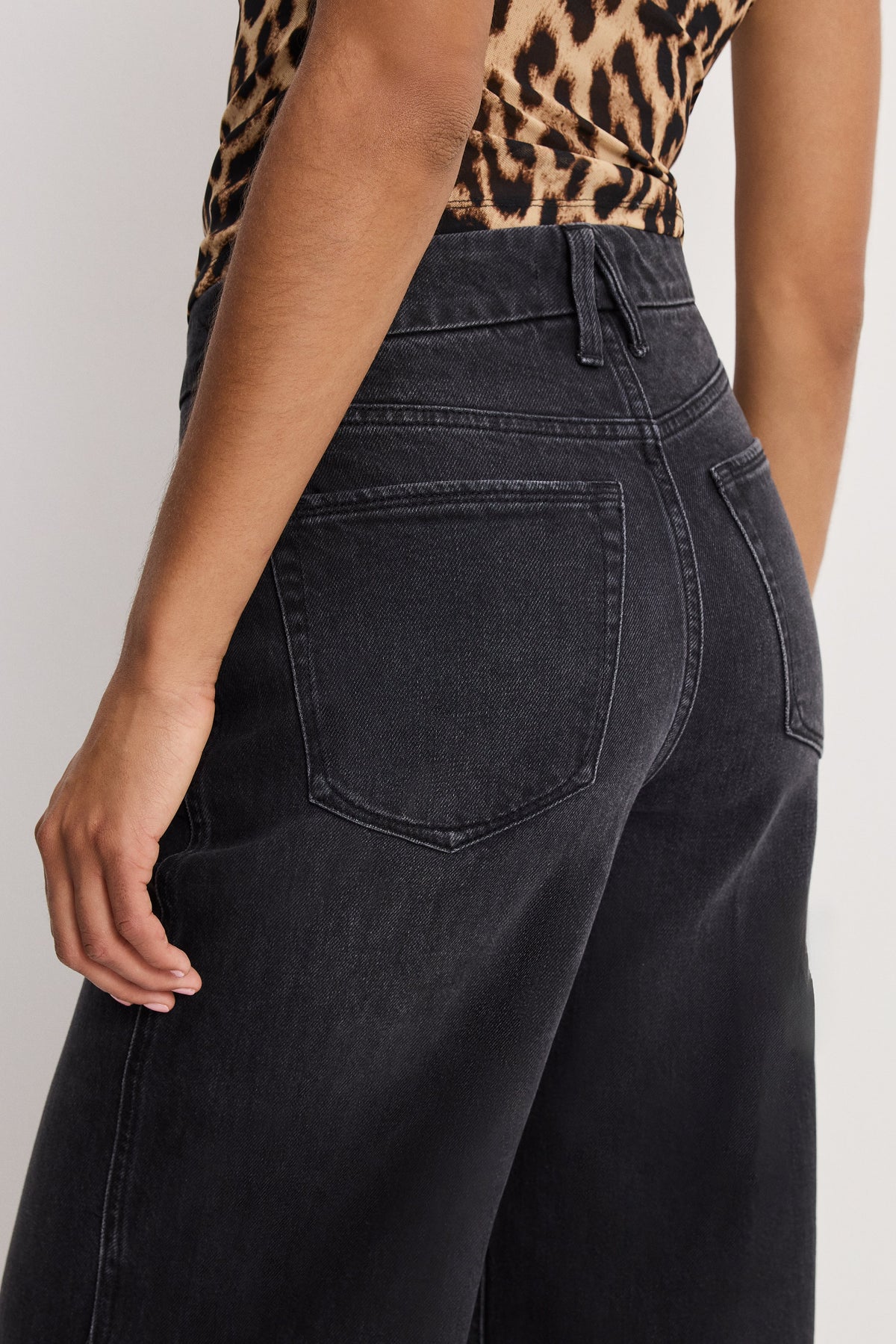 Good Skate Cropped Wide Jeans in Black407