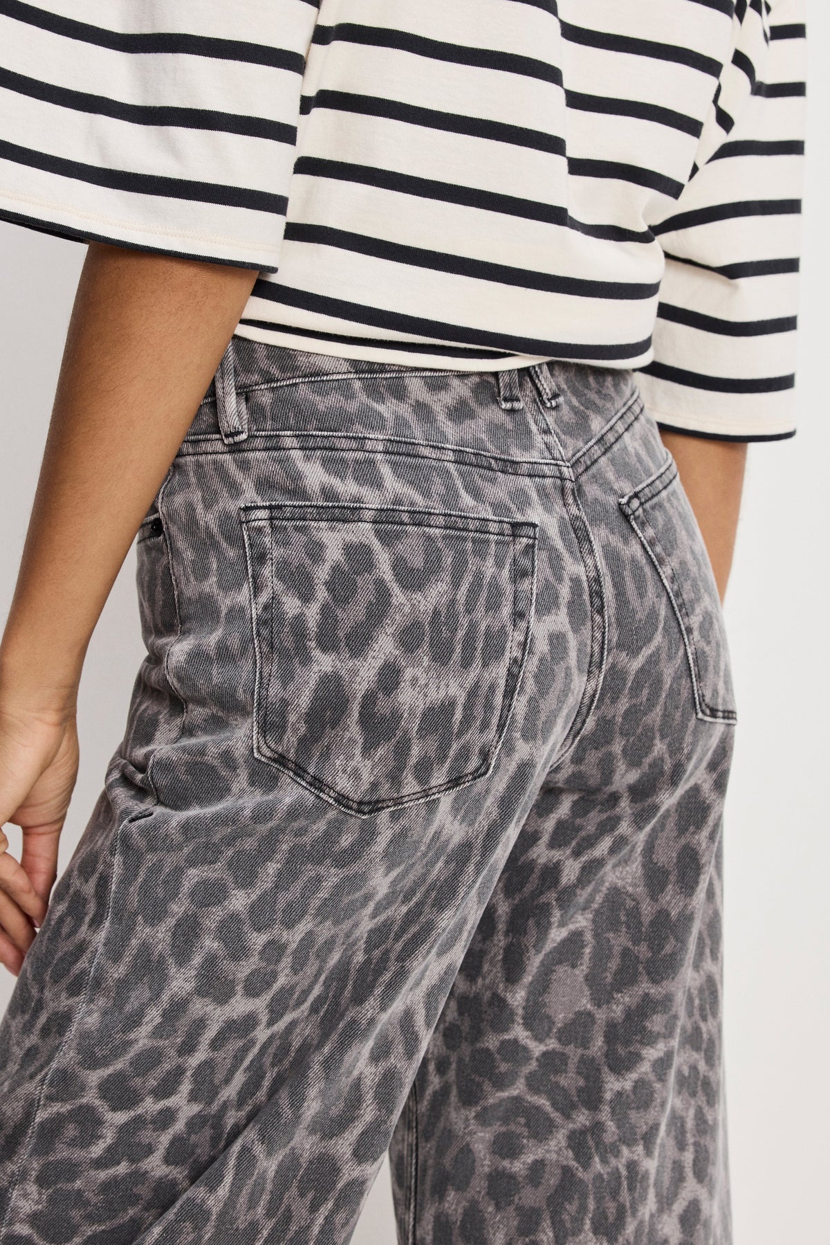 Good Barrel Jeans in Grey Lucky Leopard