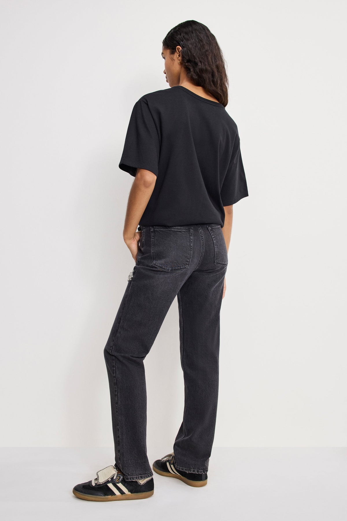 Good Icon Straight Diamond Jeans in Black376