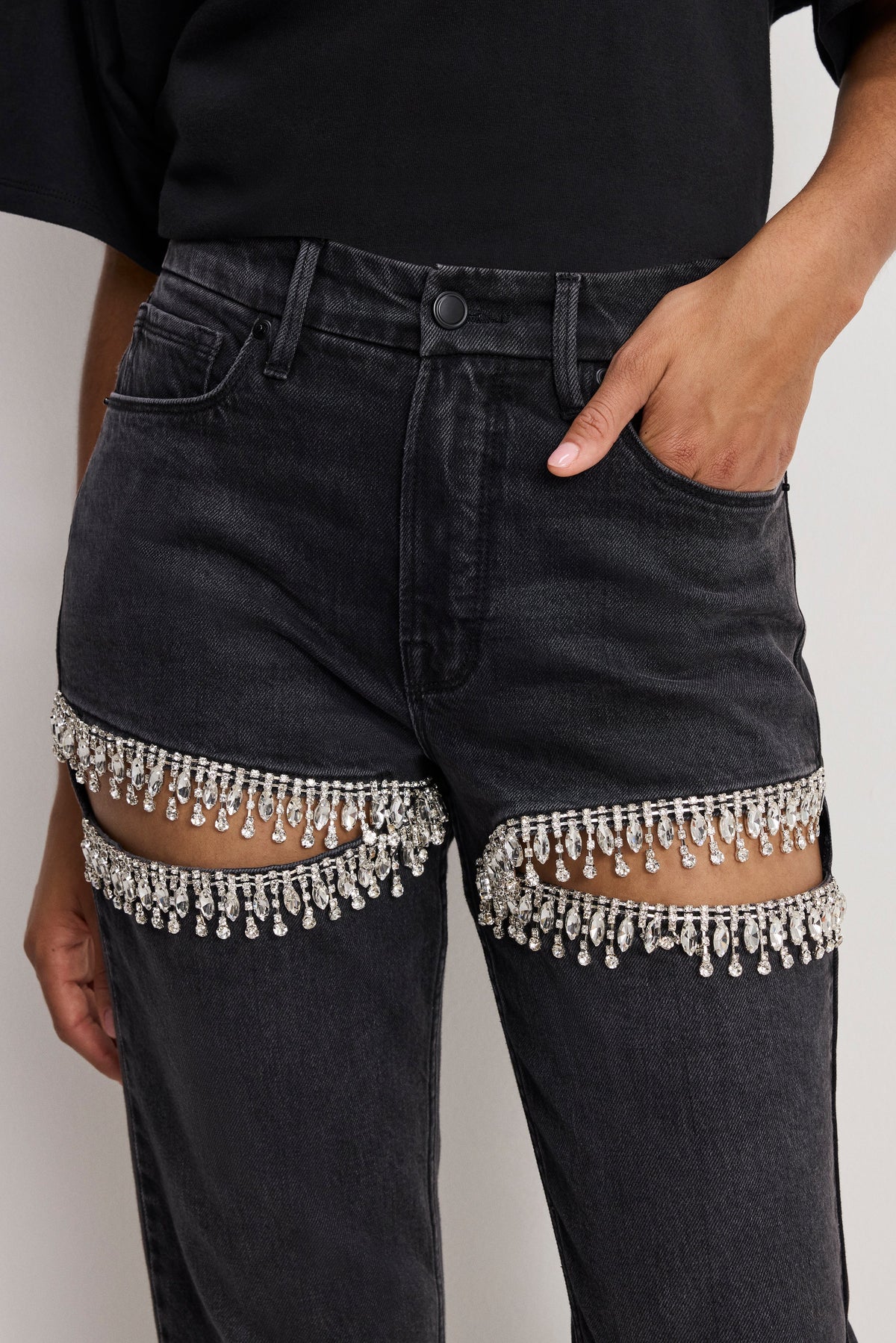 Good Icon Straight Diamond Jeans in Black376