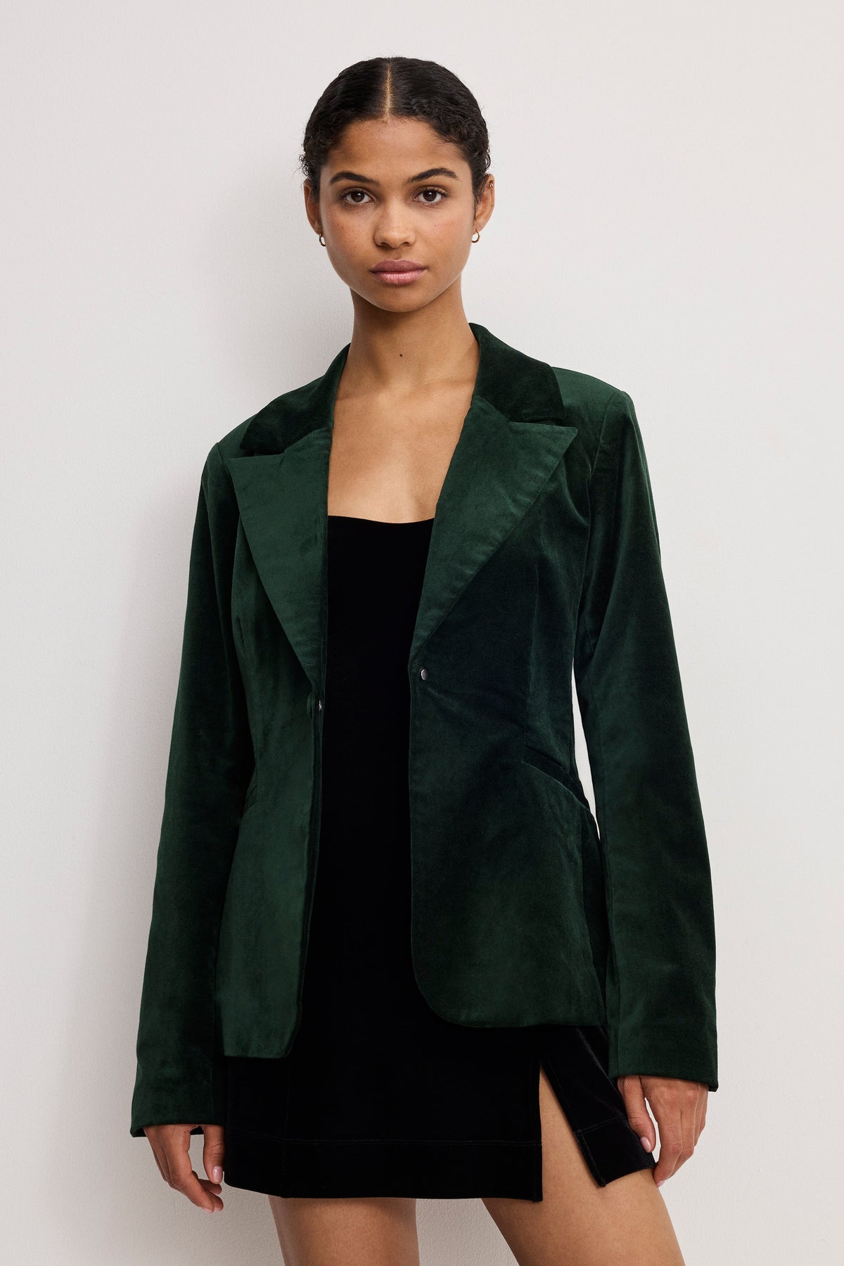 Velvet Sculpted Blazer in Pine Green003