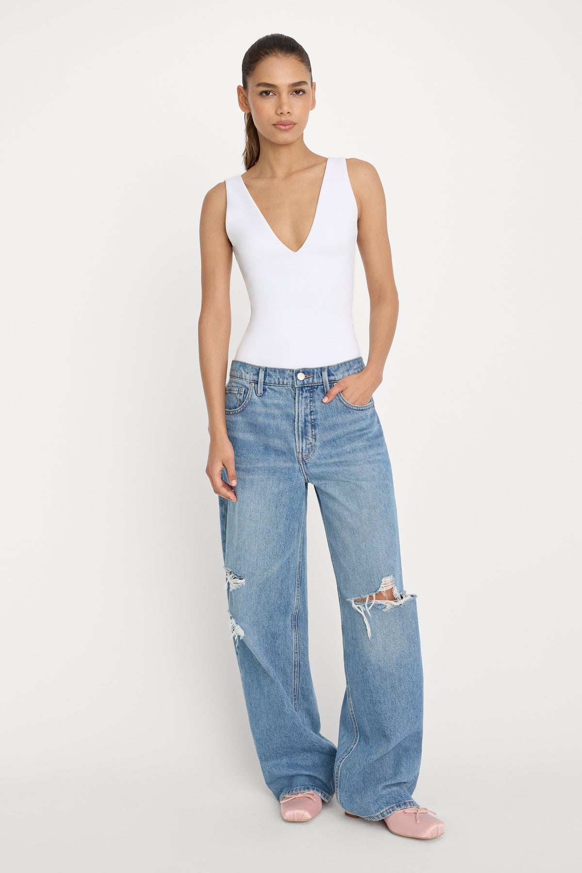 Sculpting Deep V Bodysuit in White001