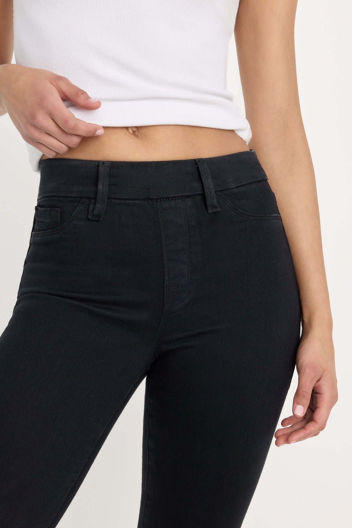Power Stretch Pull-On Skinny Jeans in Black001