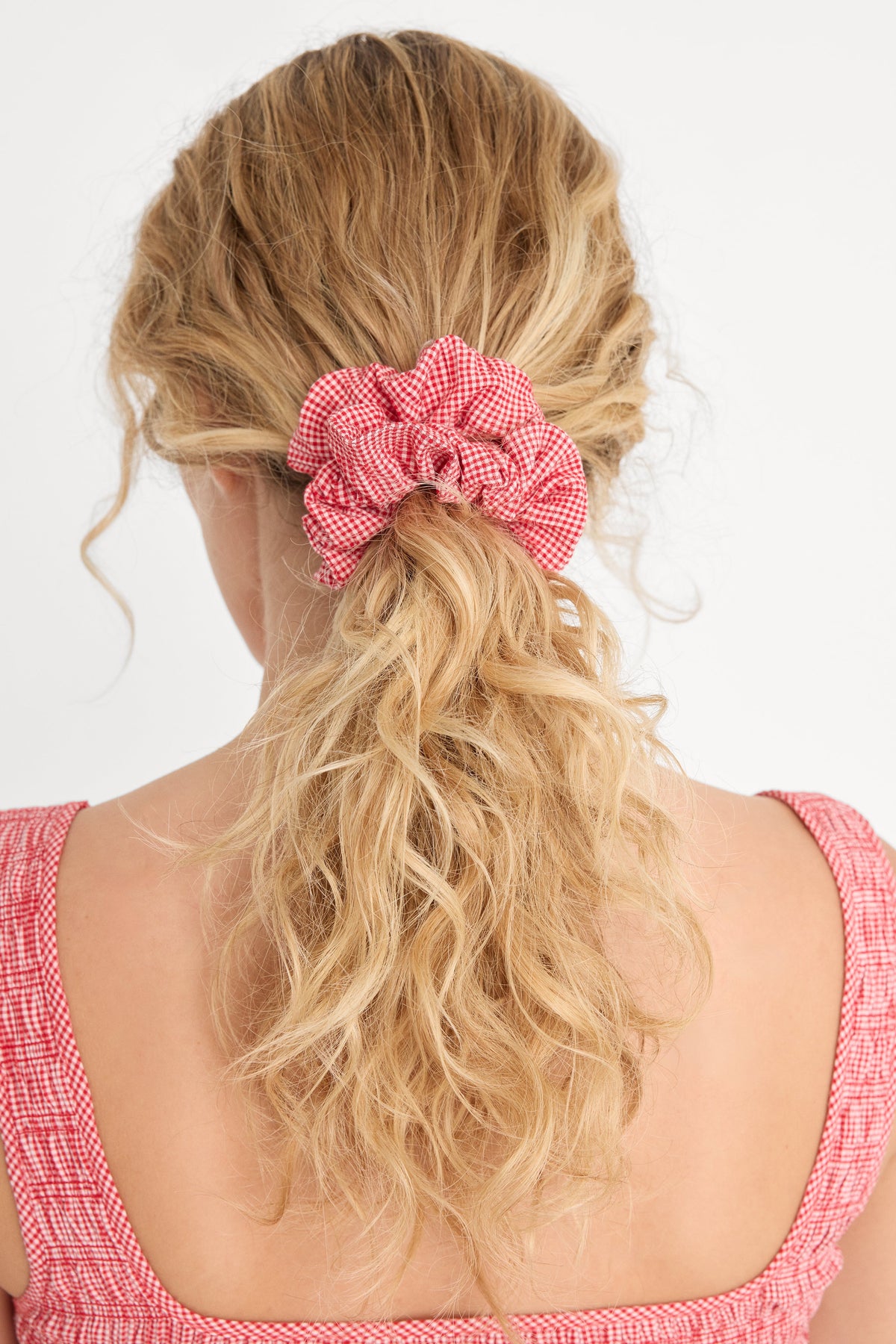 The Scrunchie in Pop Gingham Small