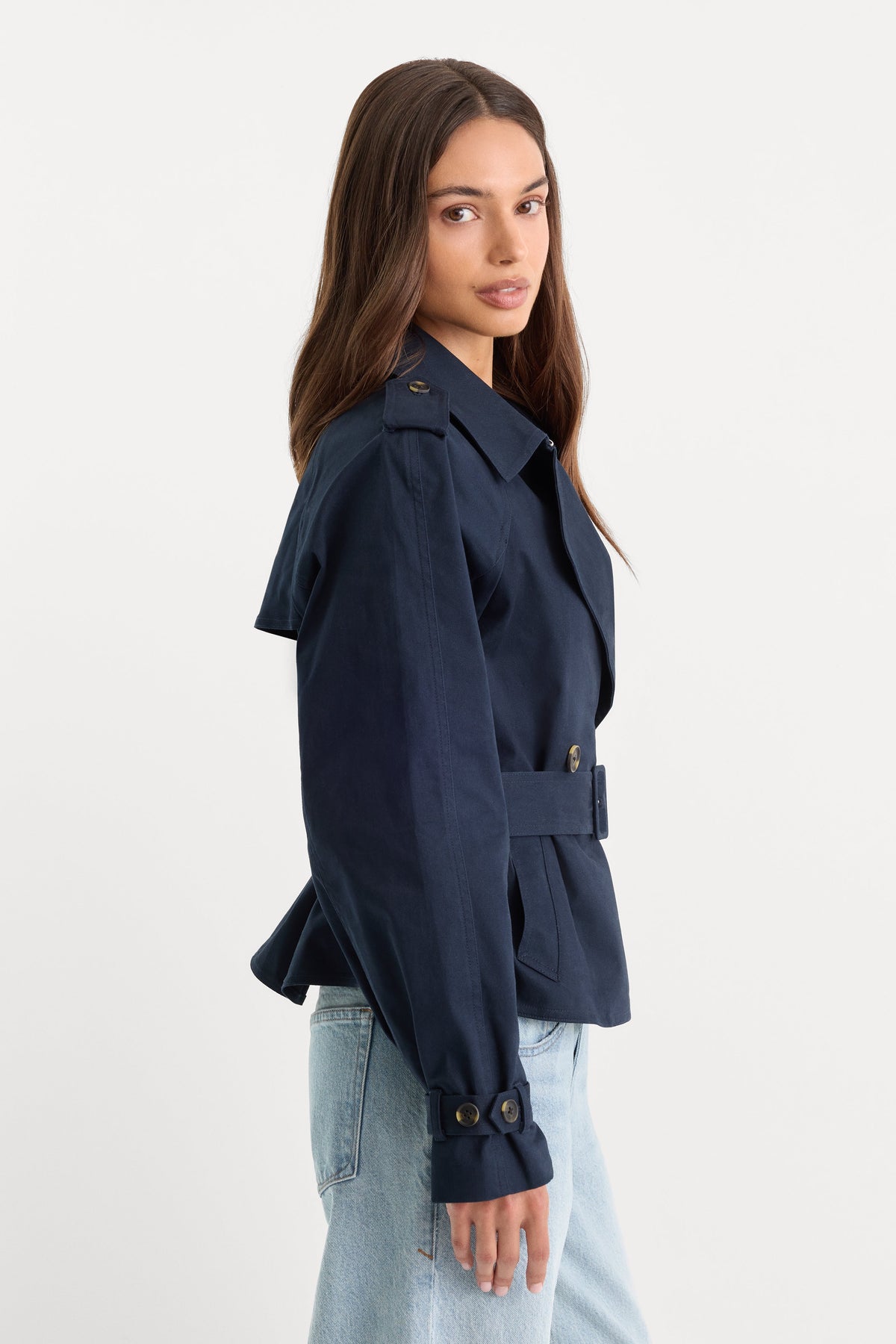 The Cropped Trench Jacket in New Navy002
