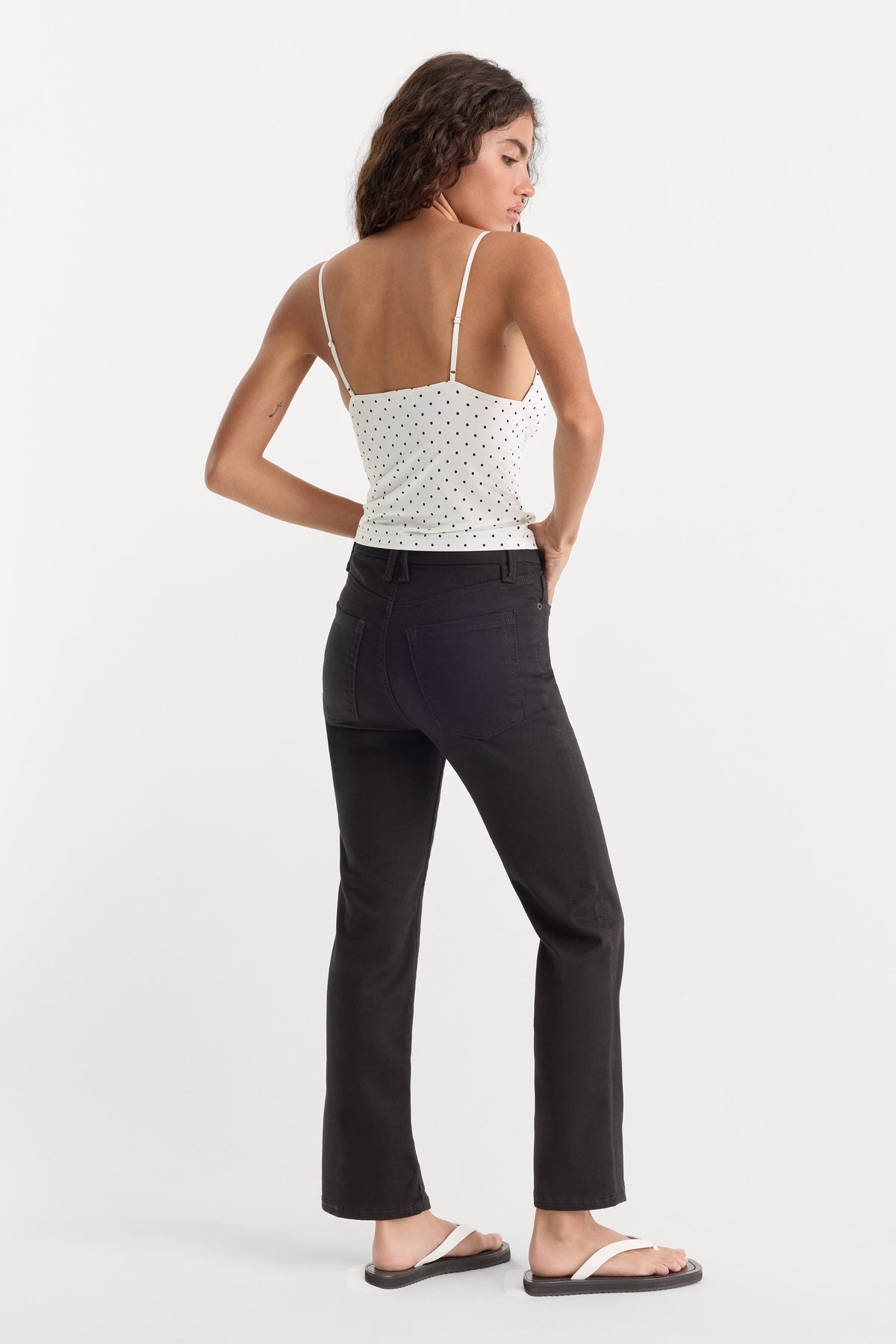 The Never Fade Good Petite Straight Jeans in Black