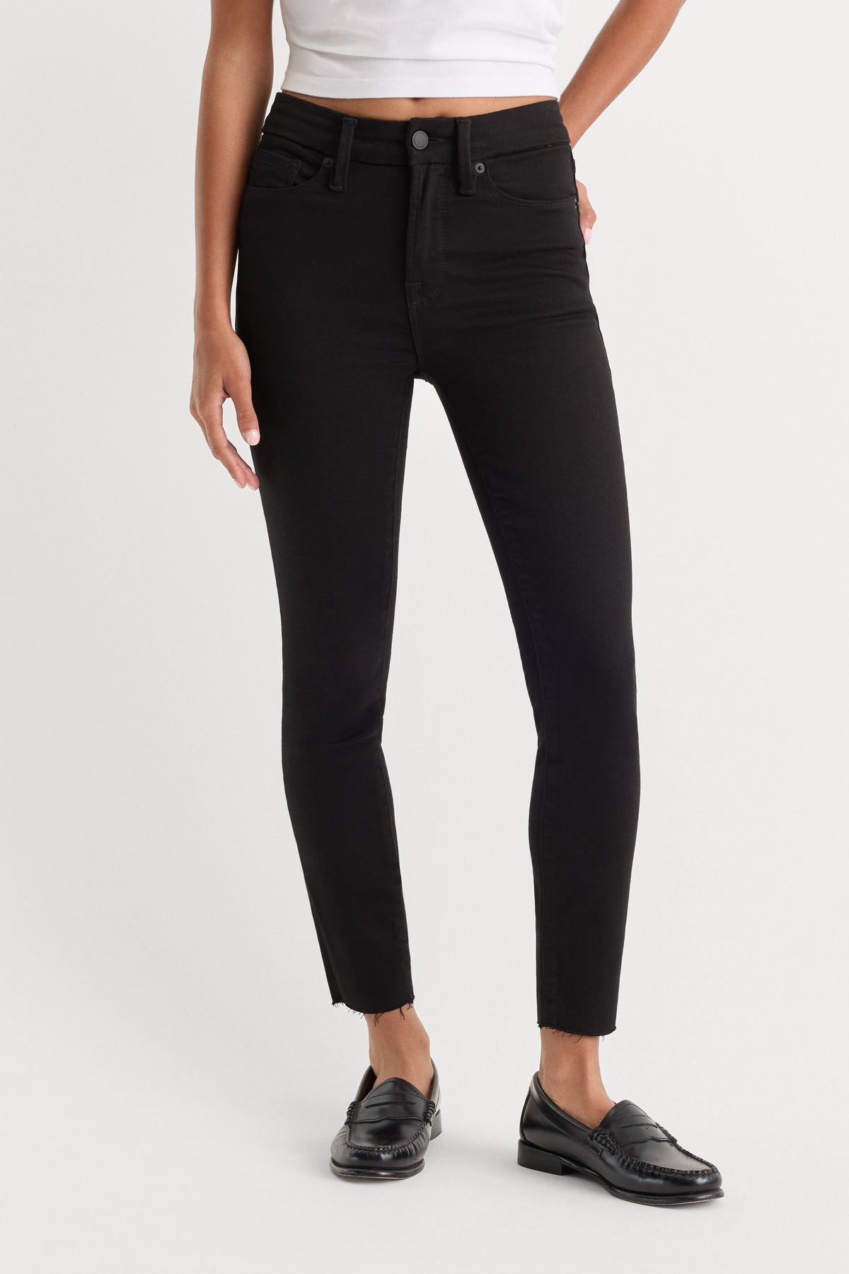 Never Fade Good Petite Skinny Jeans in Black001