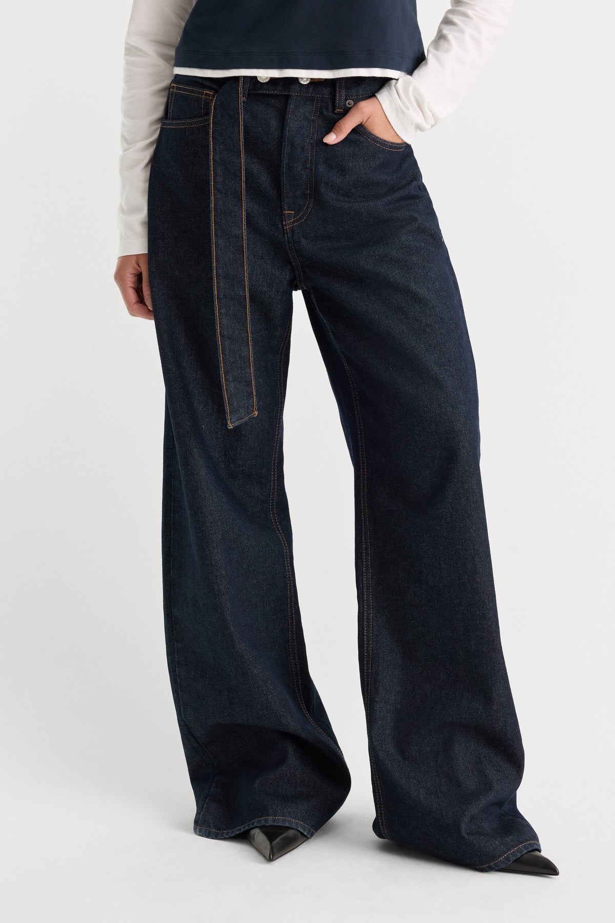 Belted Vintage Low Slung Baggy Jeans in Rinse