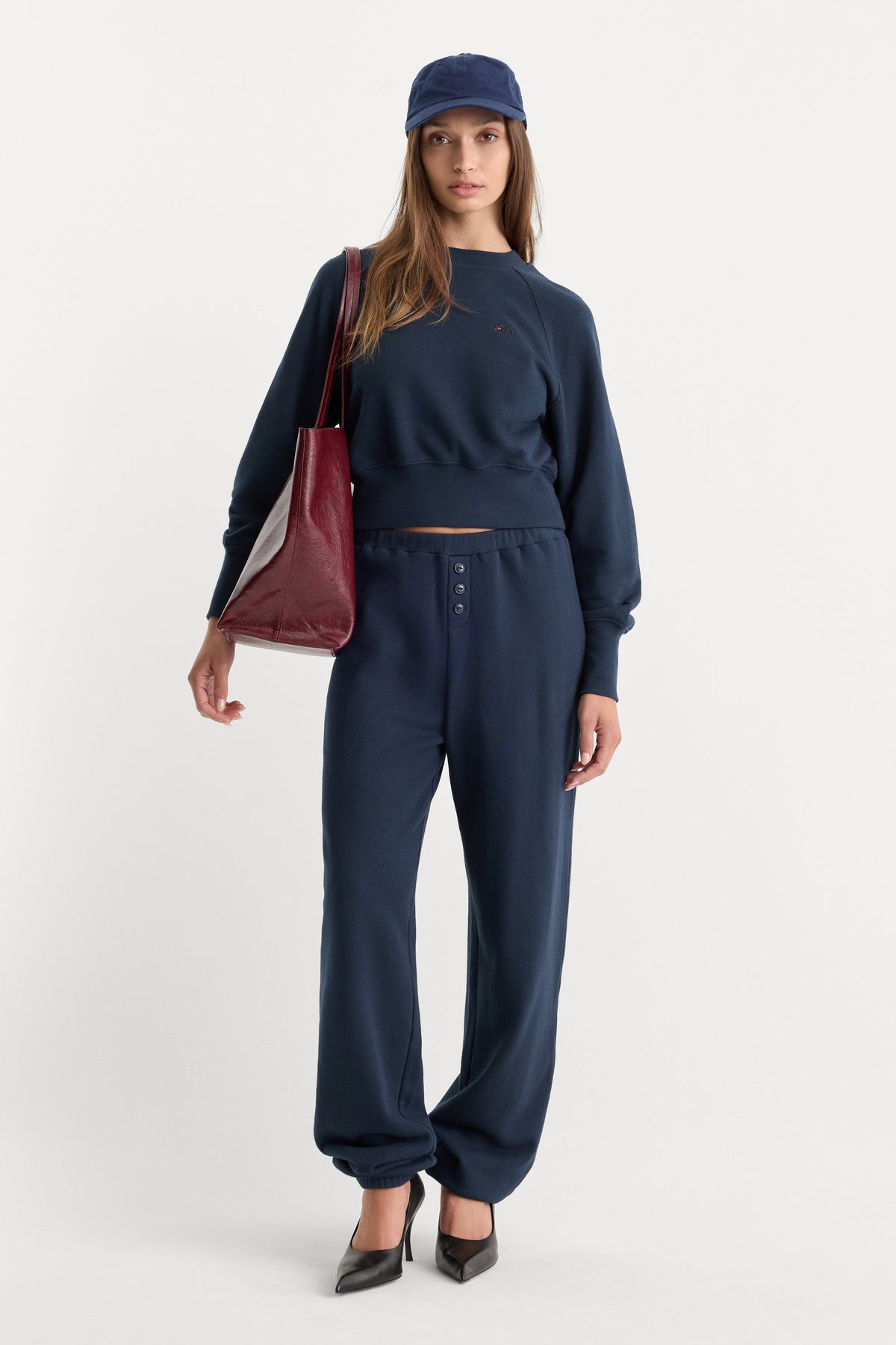 The French Terry Raglan Sweatshirt in New Navy002