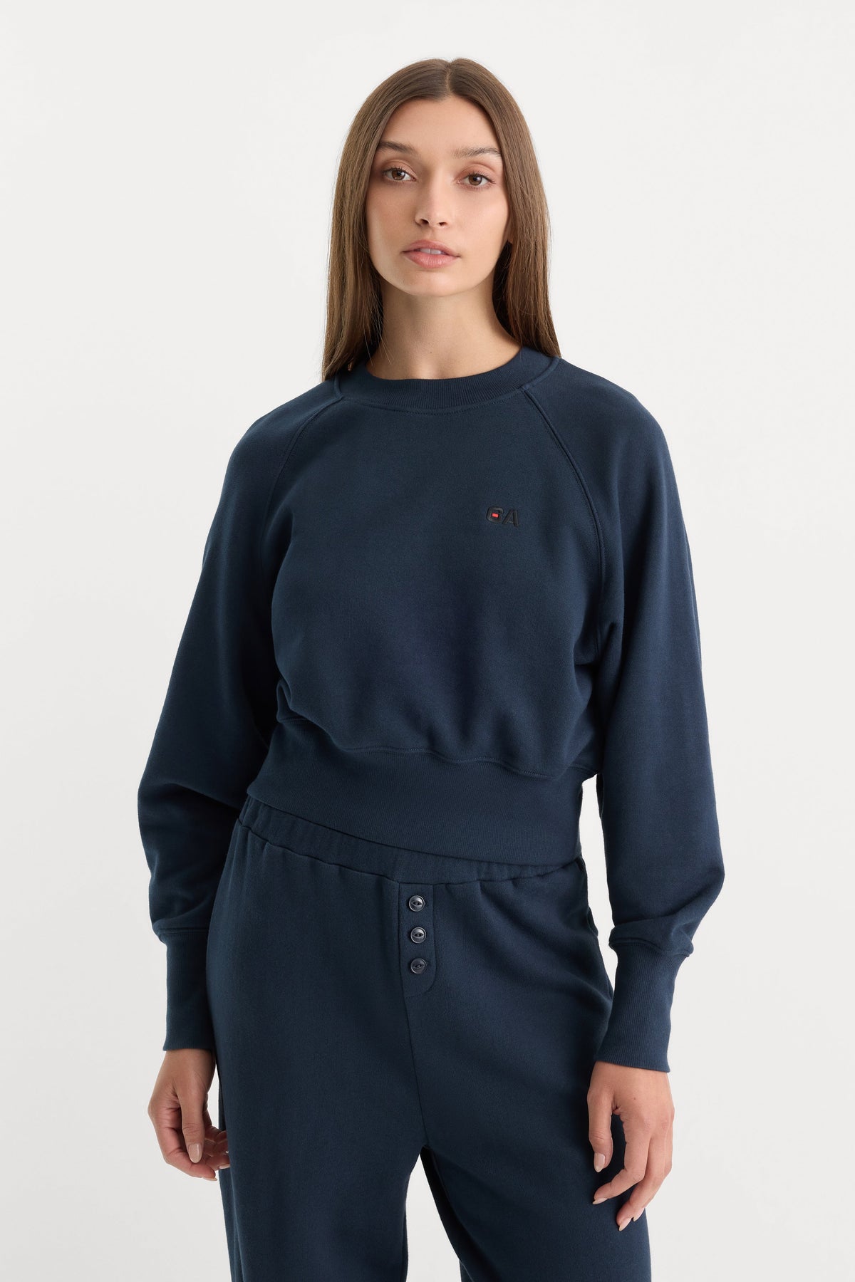 The French Terry Raglan Sweatshirt in New Navy002