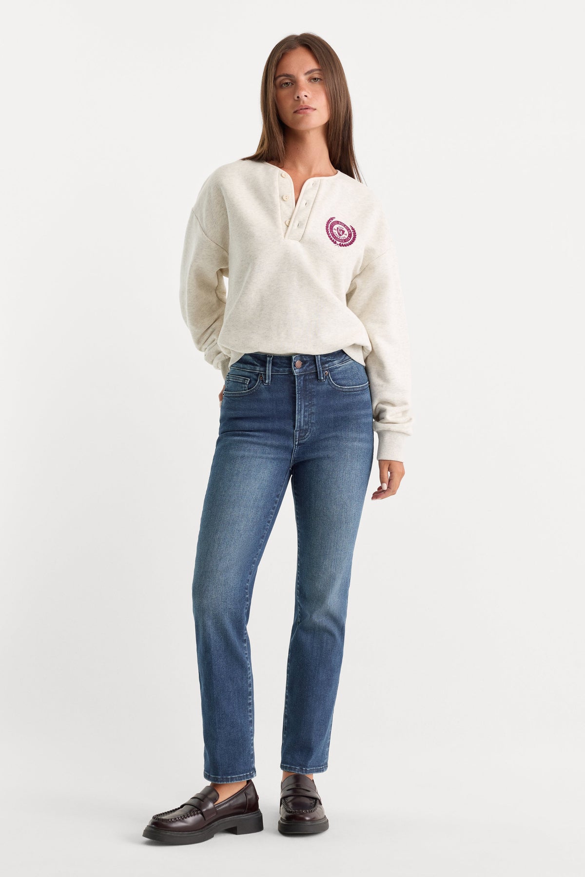 Always Fits Good Legs Straight Jeans in Indigo446