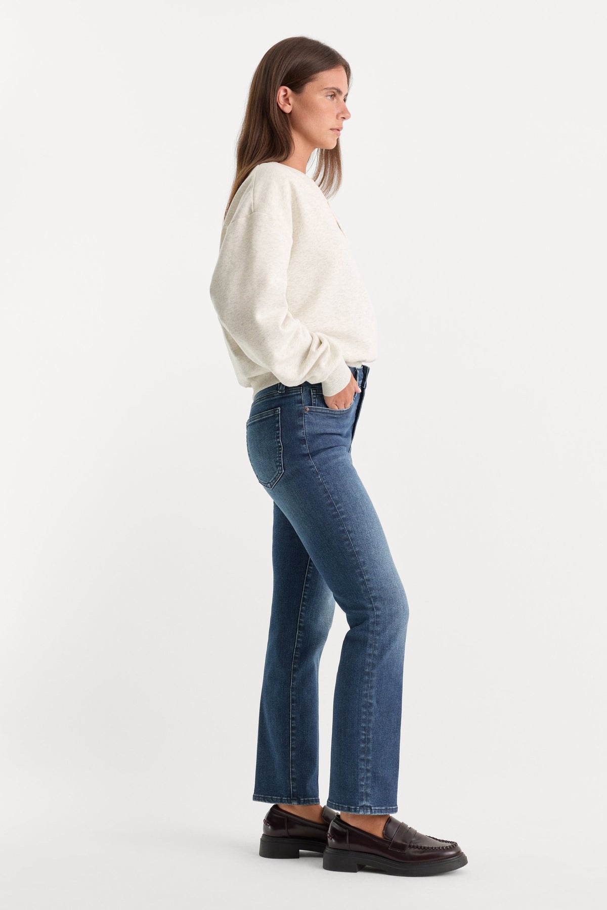 Always Fits Good Legs Straight Jeans in Indigo446