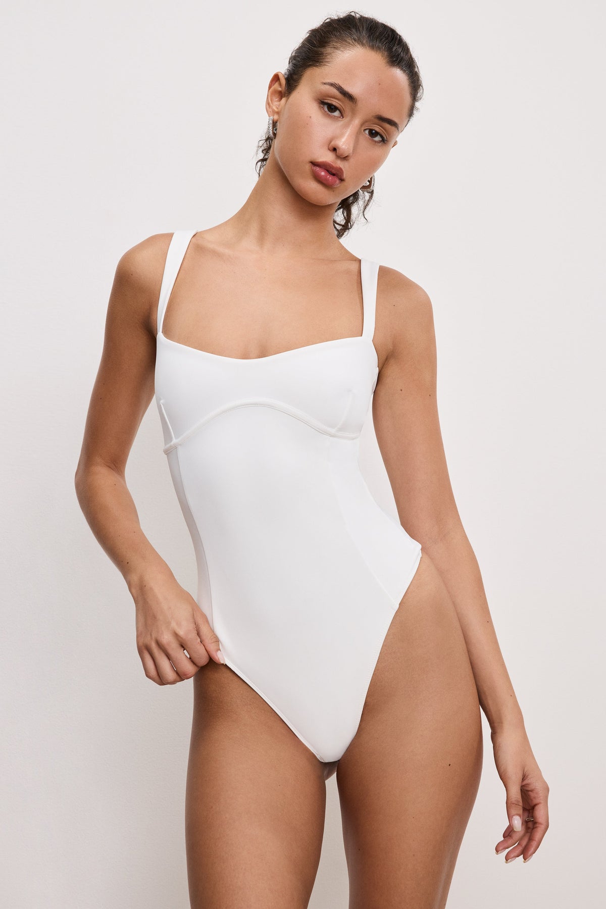 Sweetheart Sculpting Tank Bodysuit in White001