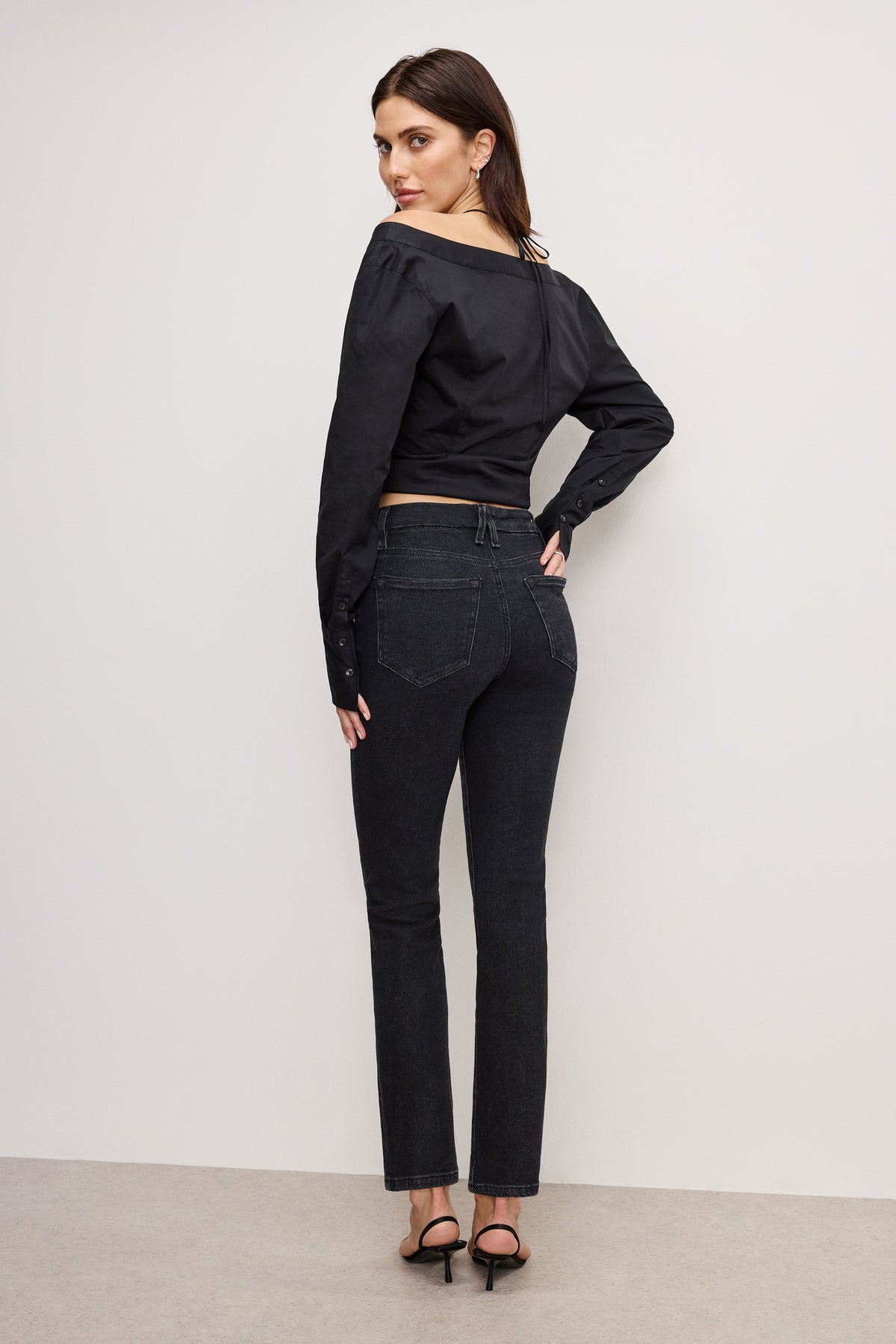 Good Legs Straight Jeans in Black184