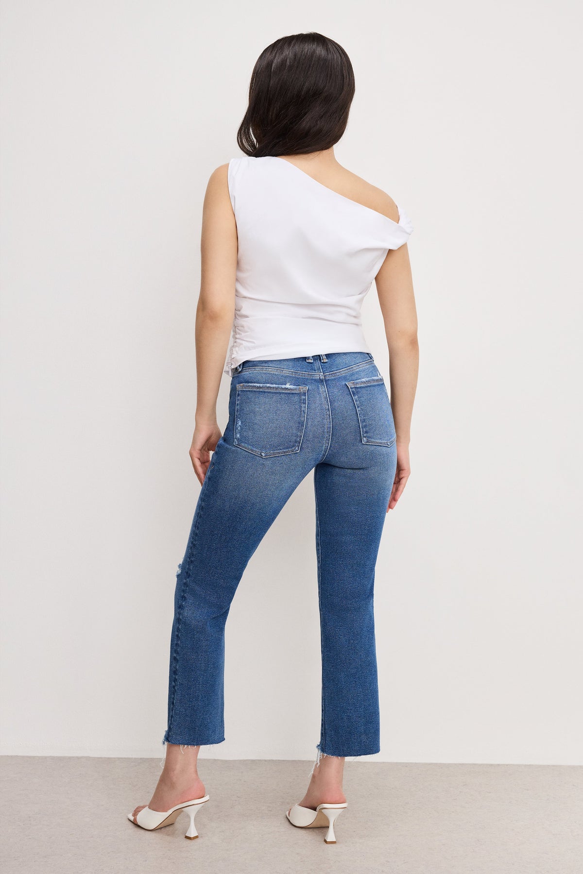 The Good Petite Straight Jeans in Indigo943