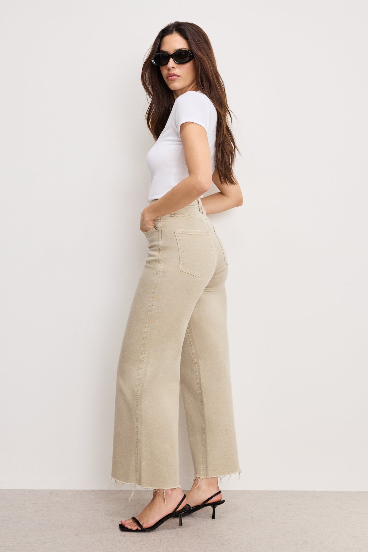 The Good Skate Wide Cropped Jeans in Dune001