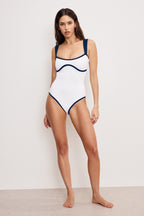 Compression Sweetheart One-Piece in White001
