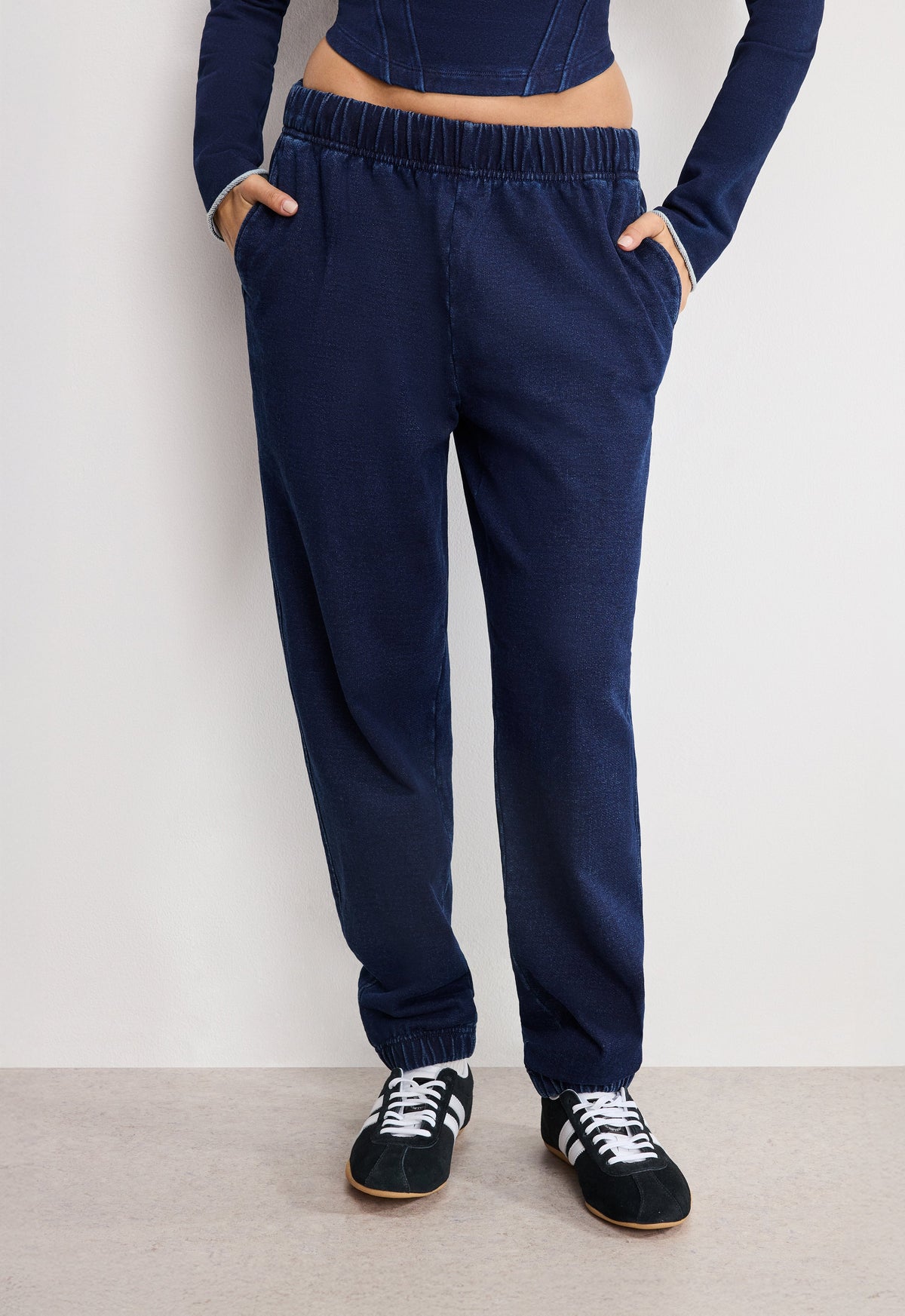 Jeanius Boyfriend Sweatpants in Indigo1029